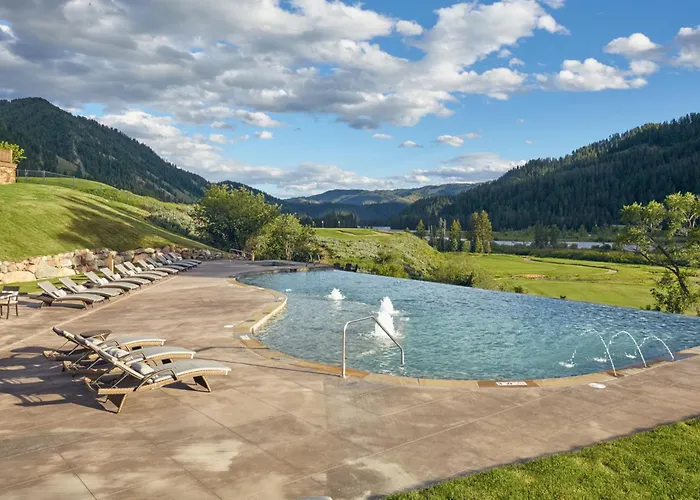 The At Snake River Sporting Club